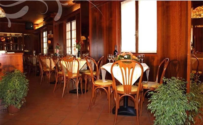 Hotel Karol 몬차 외부 사진